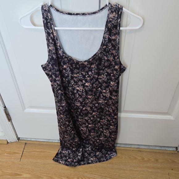generic Dresses & Skirts - Floral Scoop Neck Women's Tank Top - Black with Pink Floral